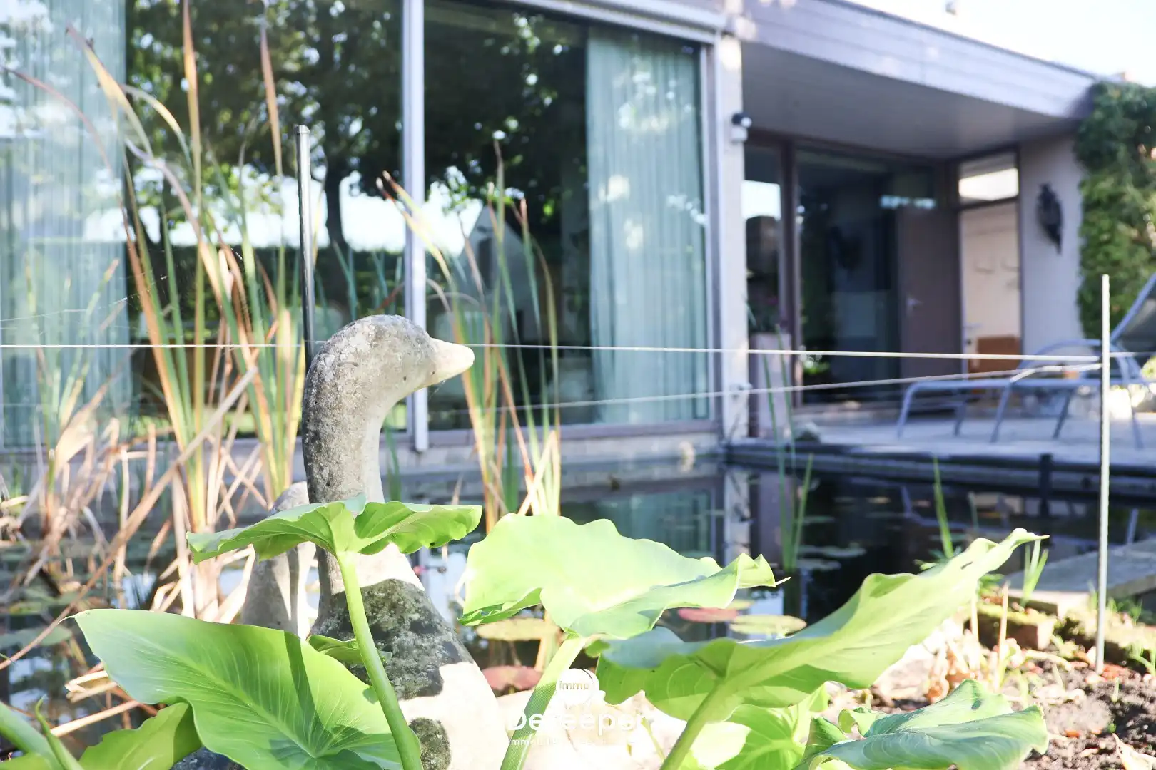 Karaktervolle woning met 3 slaapkamers en prachtige zuidgerichte tuin in hartje Jabbeke foto 29
