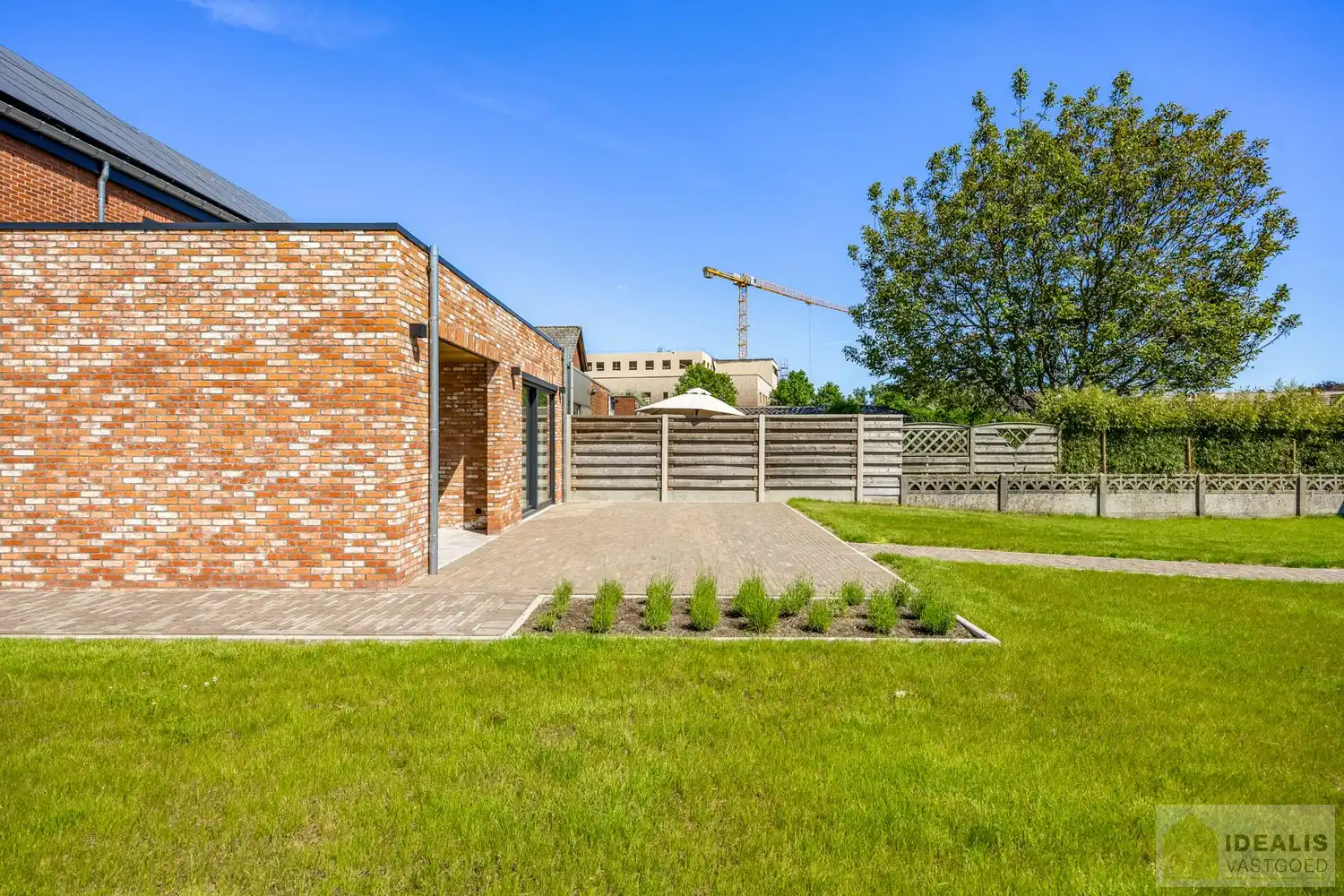 IDEALIS VASTGOED – Schitterend volledig vernieuwde woning (+- 220m²) met een heerlijke open leefruimte, 3 ruime slaapkamers, luxueuze badkamer, ruime wasplaats op een fijn zuid georiënteerd perceel! Dit heerlijke huis bevindt zich op een knap perceel van 8a 69ca in een heerlijk rustige en groene omgeving! - EEN MUST VISIT! - foto 33