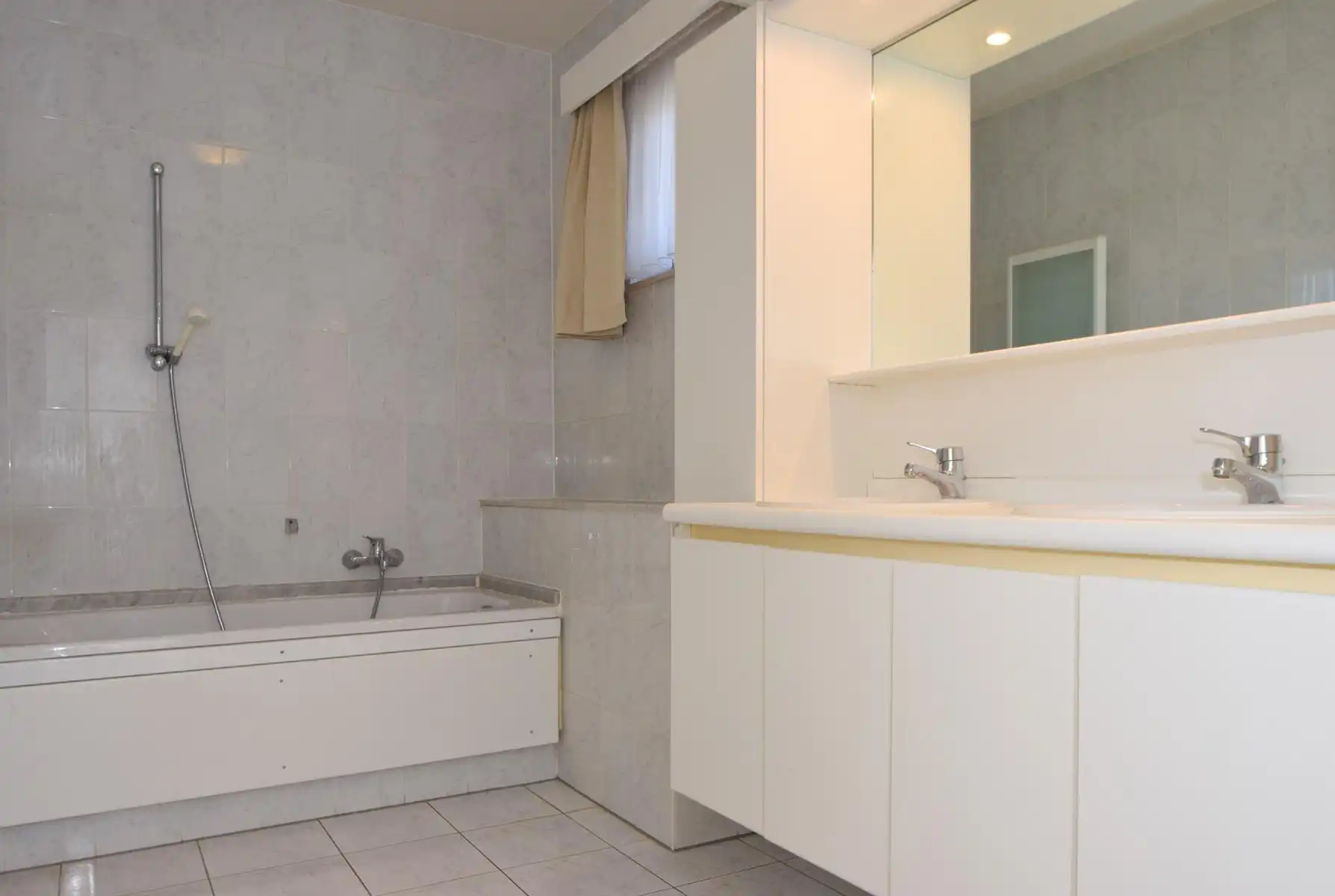 Comfortabel appartement met 3 slaapkamers foto 11