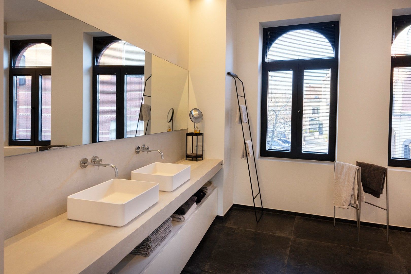 Ruime en 100% instapklare woning met 4 slaapkamers. foto 8