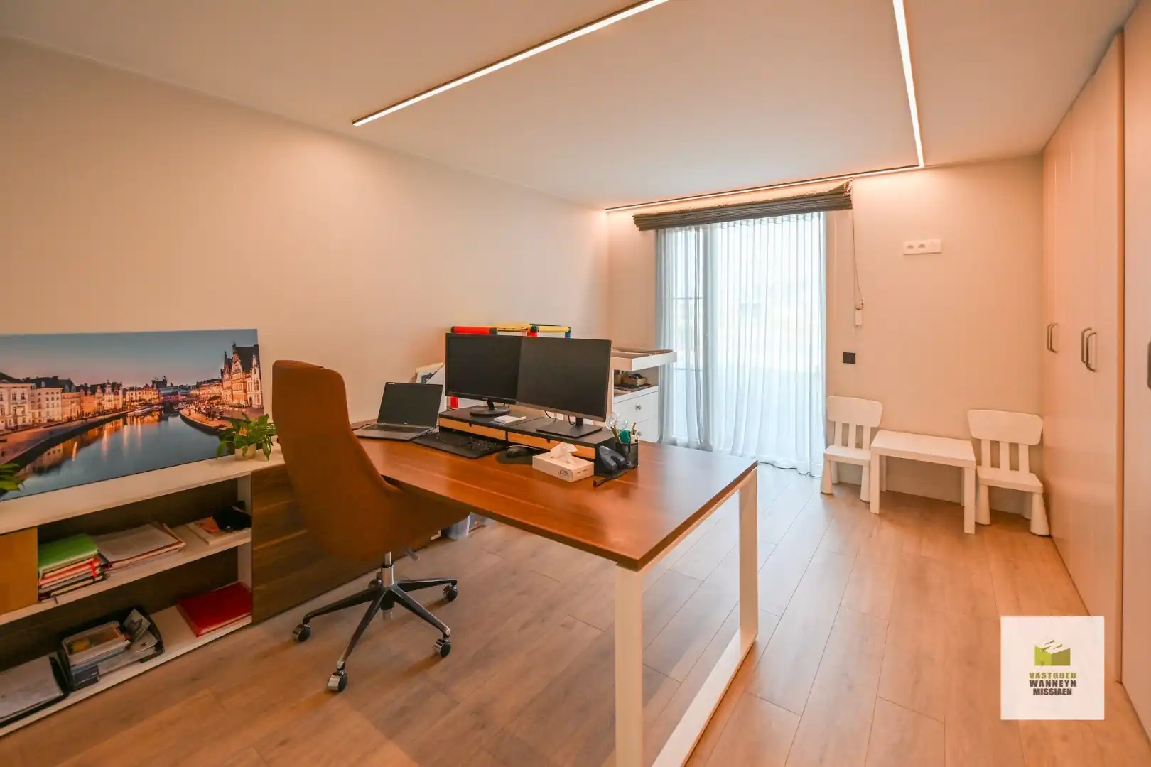 Perfect instapklare woning met 4 slaapkamers en kantoor/praktijkruimte met aparte ingang (21 m²) foto 8