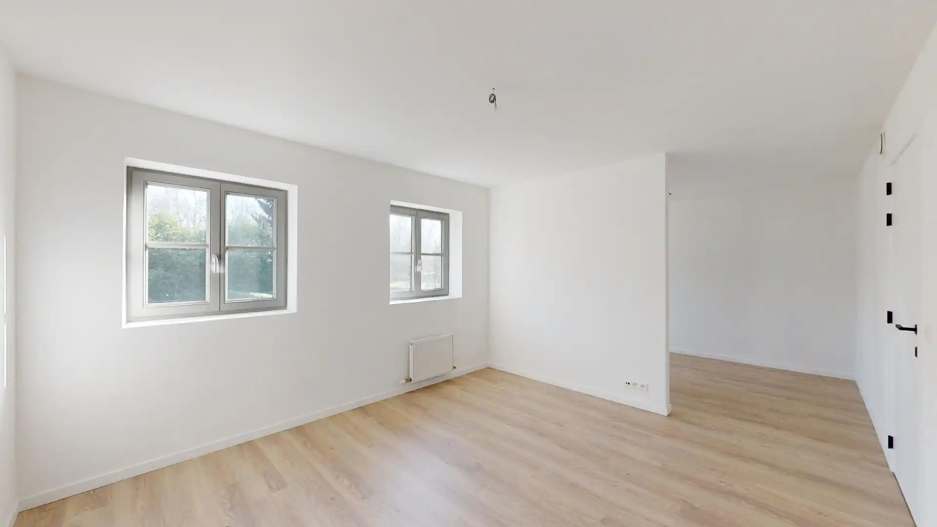 ZEER RUIME KWALITATIEVE WONING MET INPANDIGE GARAGE foto 19