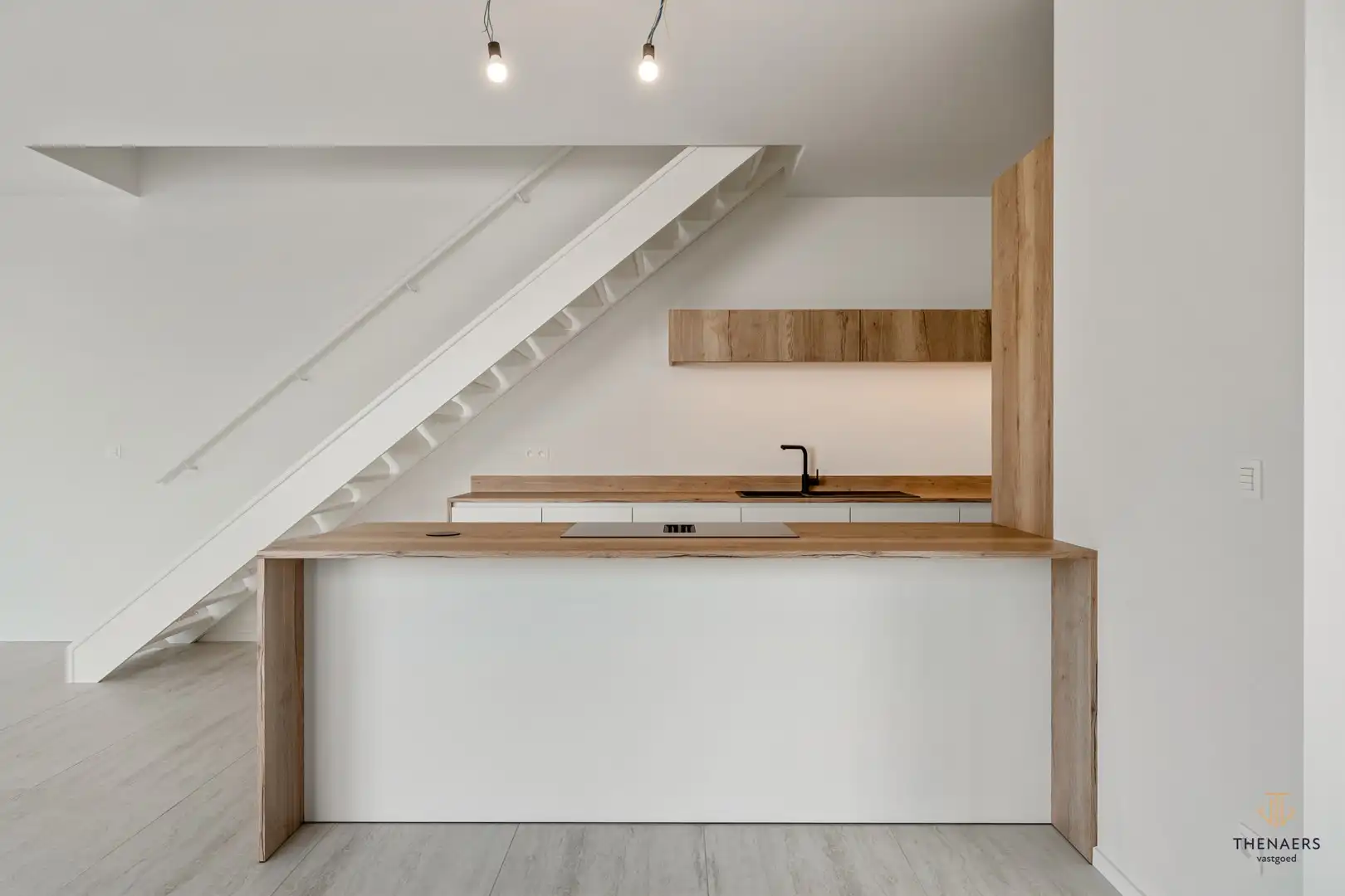 LOT 5 - Instapklare "luxe" en "energiezuinige" nieuwbouwwoning met 4 slaapkamers en 2 badkamers. foto 8