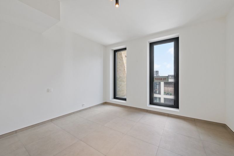 Modern nieuwbouwappartement te koop in Roeselare met gunstige oriëntatie foto 3