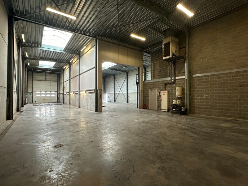 Magazijn van 500m² met bijkomend terrein van 1000m² in het Pareinpark foto 4