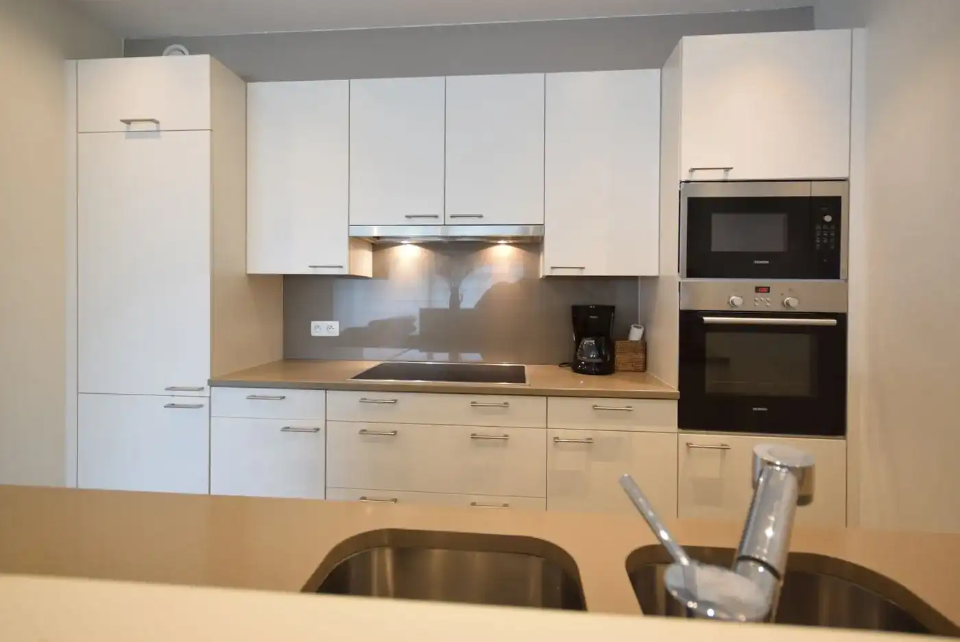 EXCLUSIEF APPARTEMENT IN GROENE EN RUSTIGE OMGEVING NABIJ HET STERREBOS foto 8