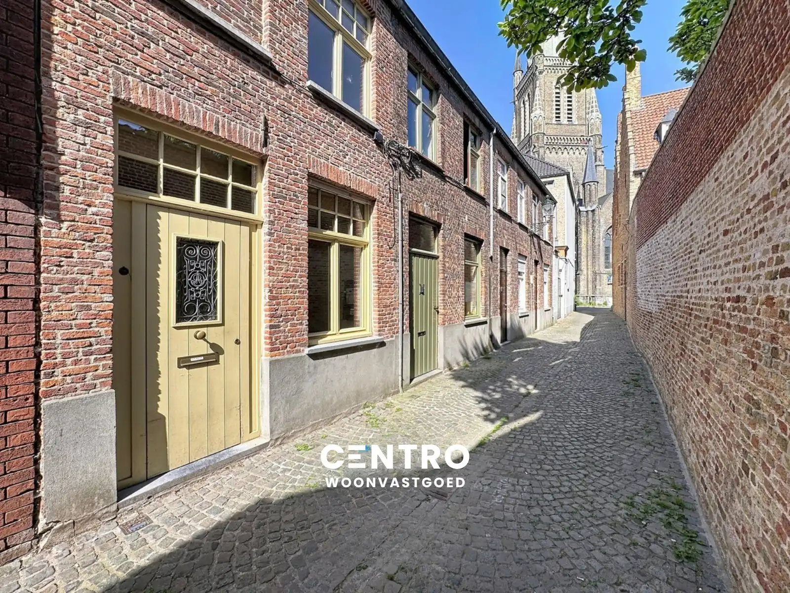 Uiterst CHARMANT gelegen woning met 3 slpks en ZUIDger. tuin! foto {{pictureIndex}}