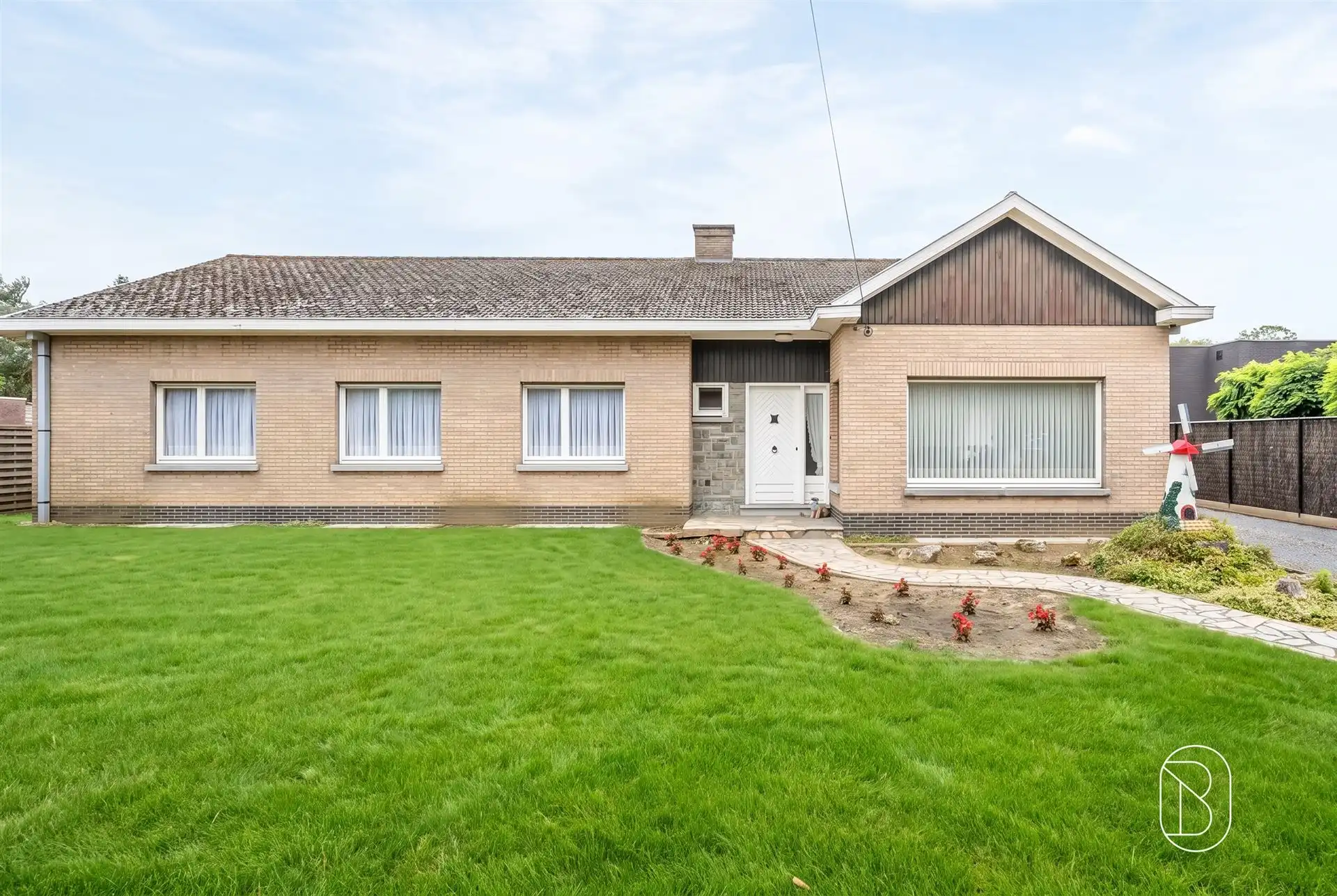 Bungalow te koop op rustige locatie te Wortegem foto 3