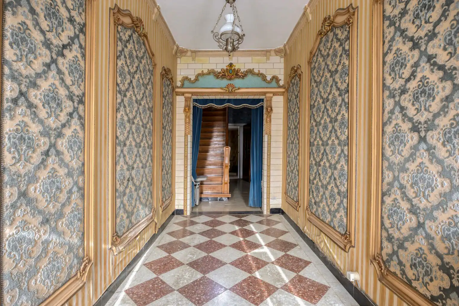 Ruime 3-gevelwoning met 3 slaapkamers en tuin foto 3