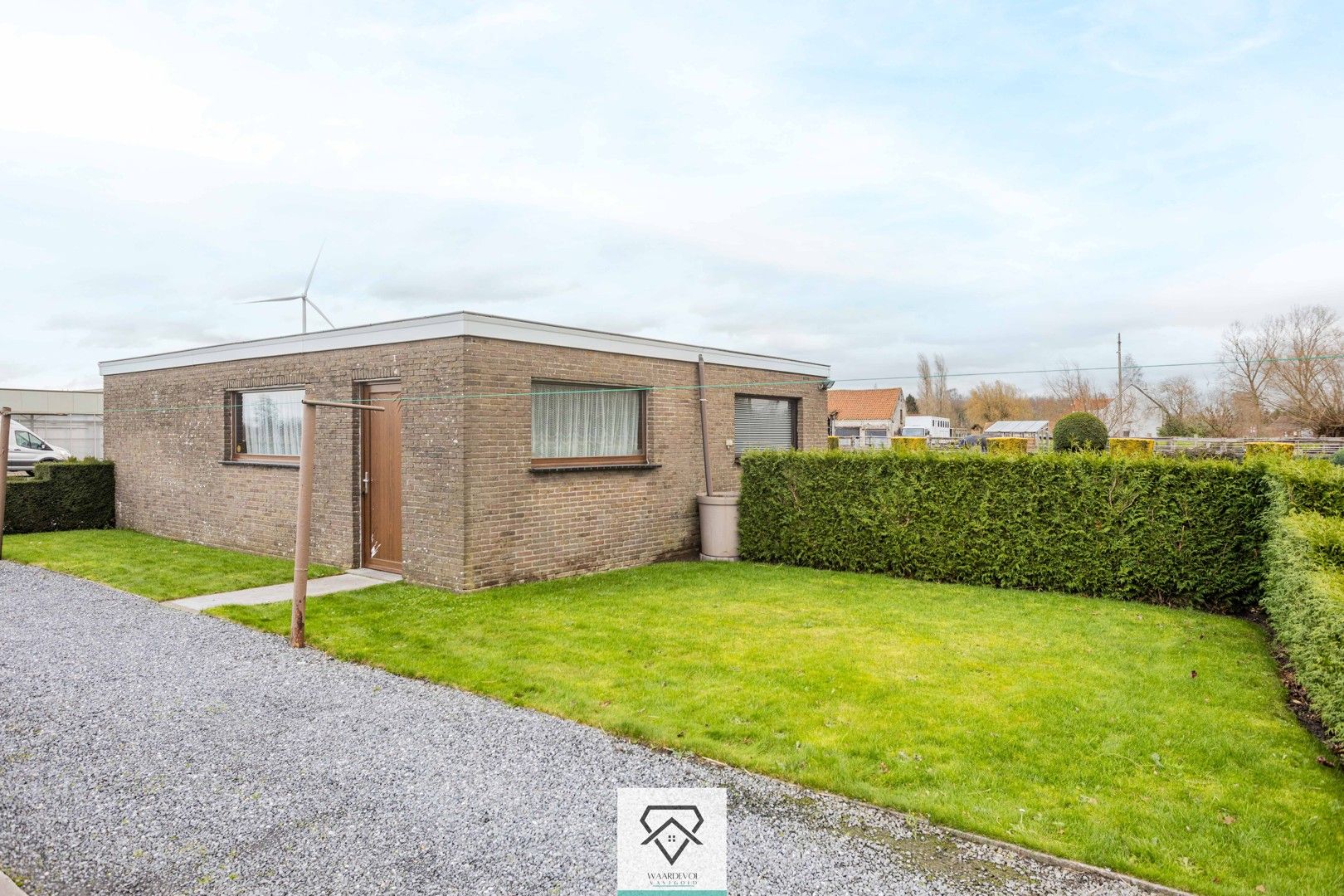 Instapklare woning met tuin en ruime garage te koop foto 29