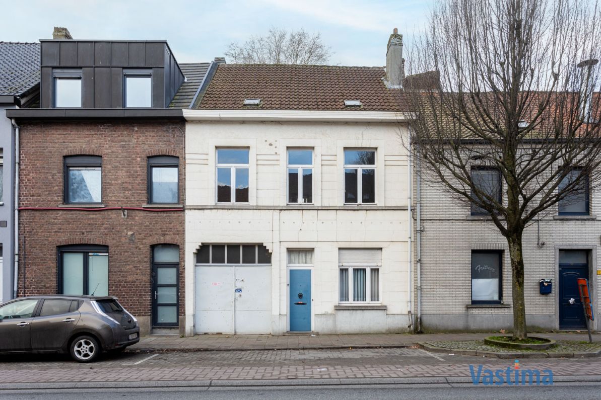 Hoofdfoto van de publicatie: Ruim renovatieproject met eindeloos potentieel