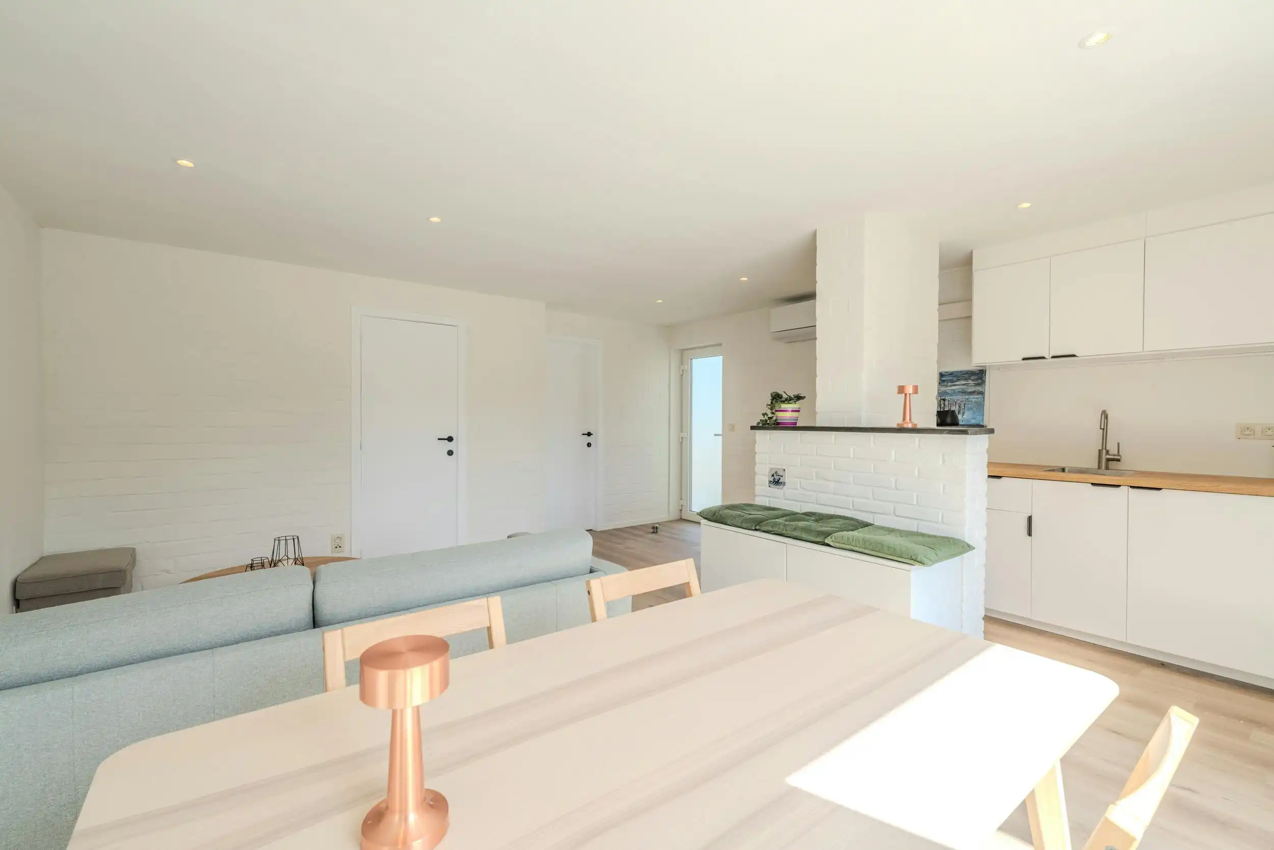 Vakantiewoning met zongerichte tuin gelegen op rustige ligging te Westende! foto 3