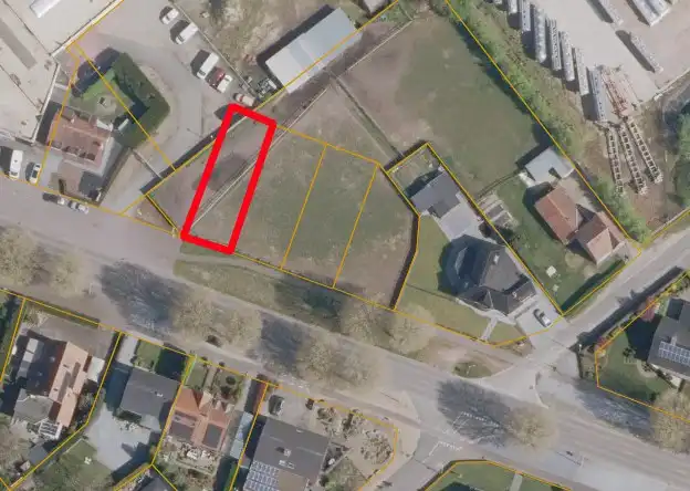 Perceel bouwgrond voor halfopen bebouwing van 03a 76ca foto 2