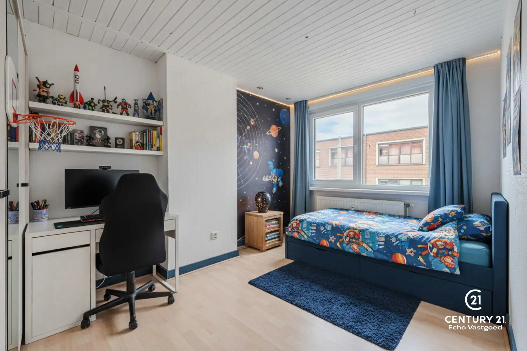 Ruime, gerenoveerde woning met 4 slpk en stadstuin foto 28