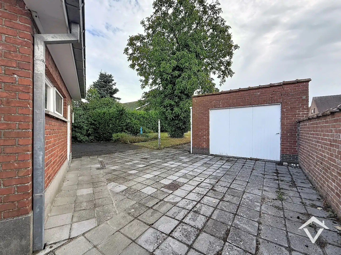 Gelijkvloerse woning met 3 slaapkamers, ruime garage en tuin op een gunstige ligging te Hooglede foto 22