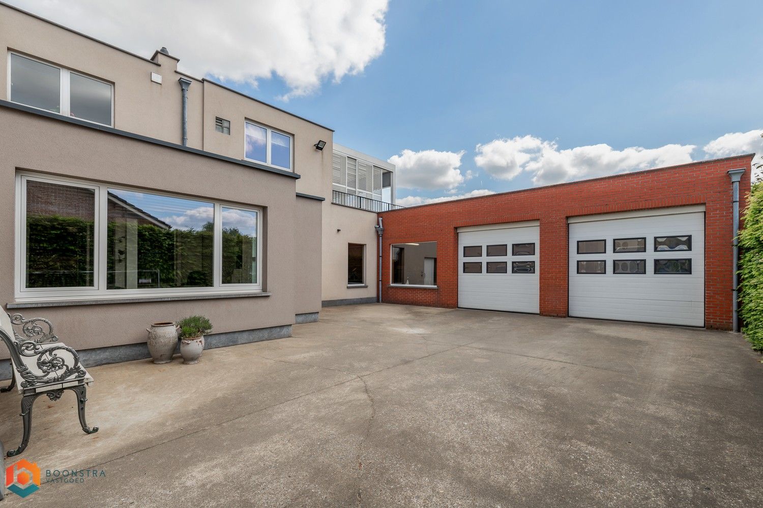 Handelsgelijkvloers met garage & woonst op toplocatie foto 2