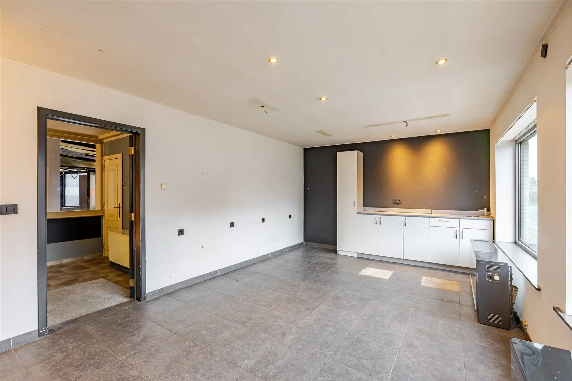 Te renoveren woning met ruimte voor achtertuin foto 2