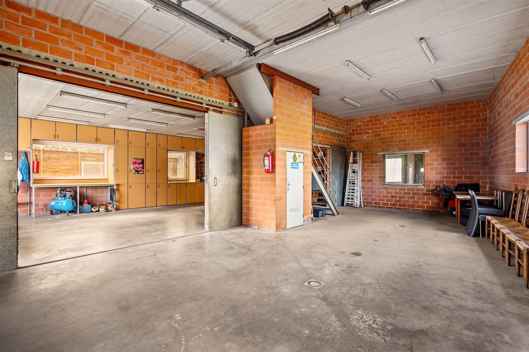 Standigvolle woning met bijgebouw te Putte foto 16
