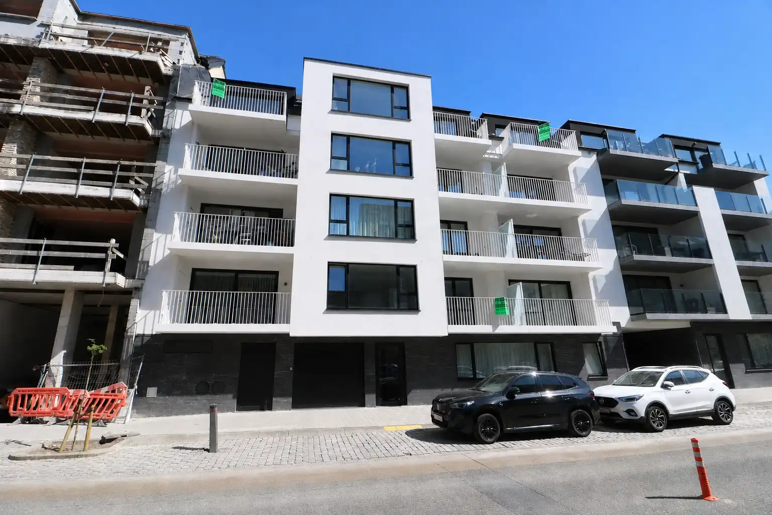 Prachtig 3-slaapkamerappartement met hoogwaardige afwerking, lichtrijke leefruimte en grote terrassen.   foto 12