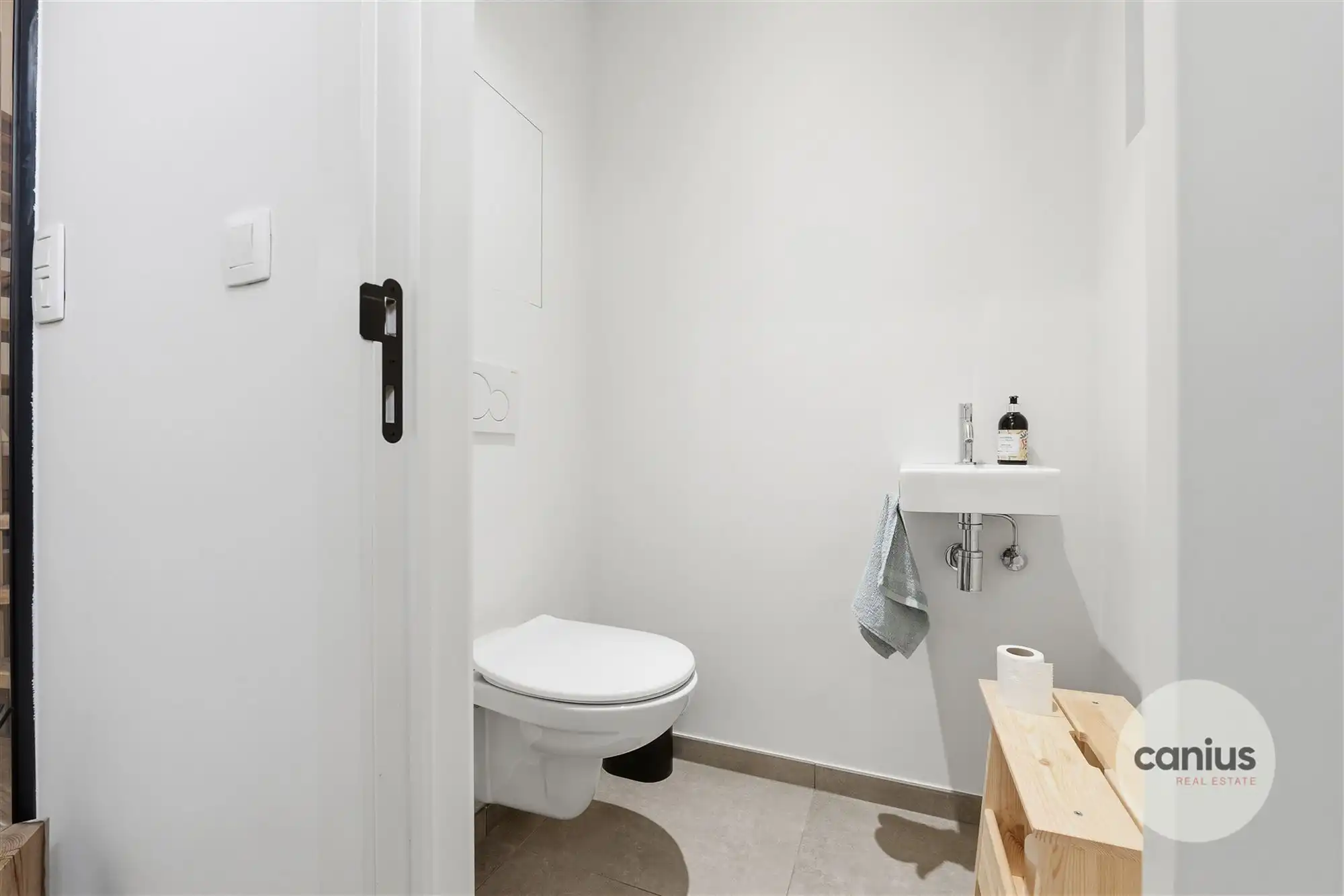 HEDENDAAGSE WONING NABIJ HET CENTRUM foto 8