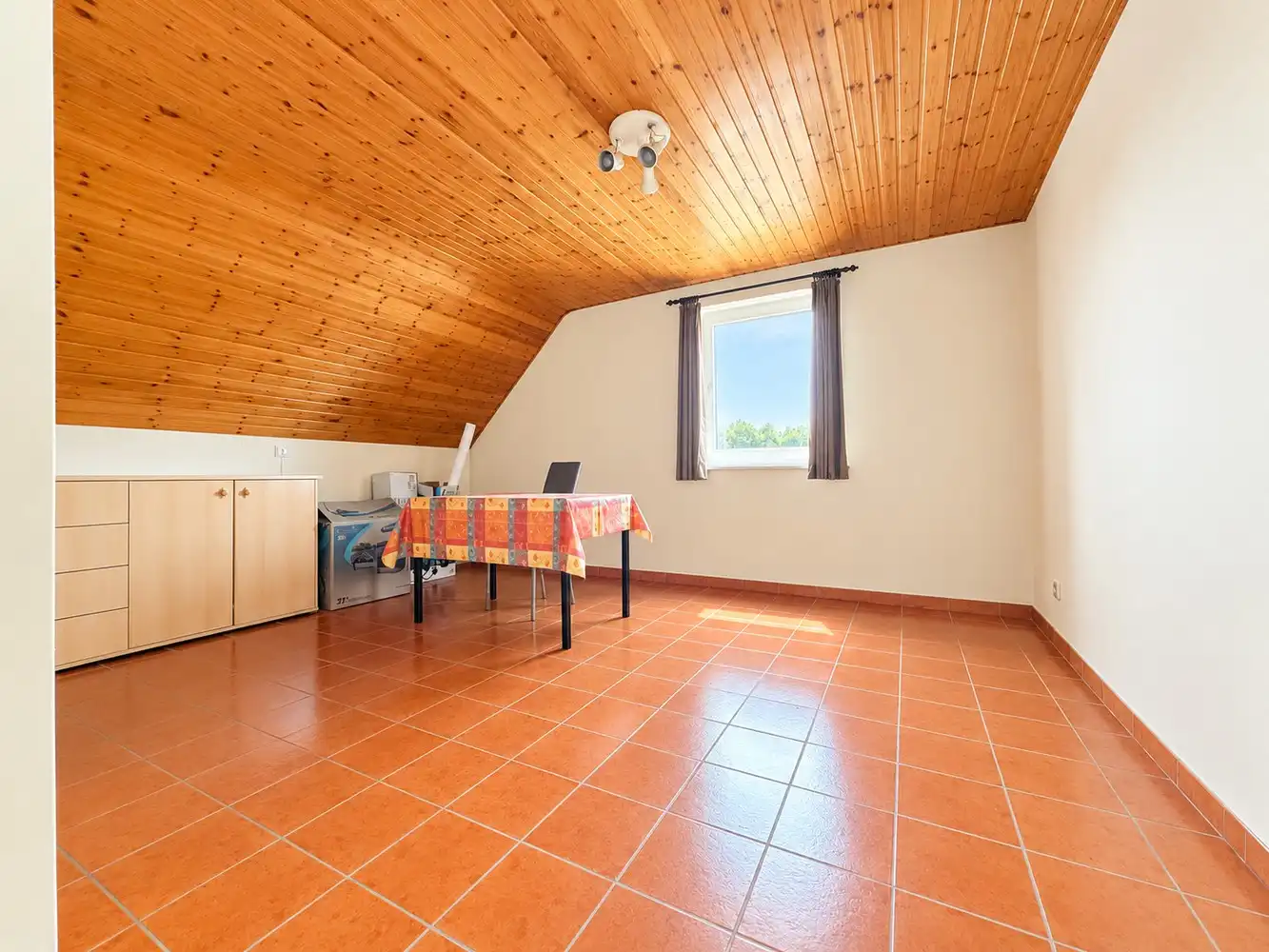 Ruime gezinswoning (4 slpks) op prachtig perceel van 1083m²! foto 11
