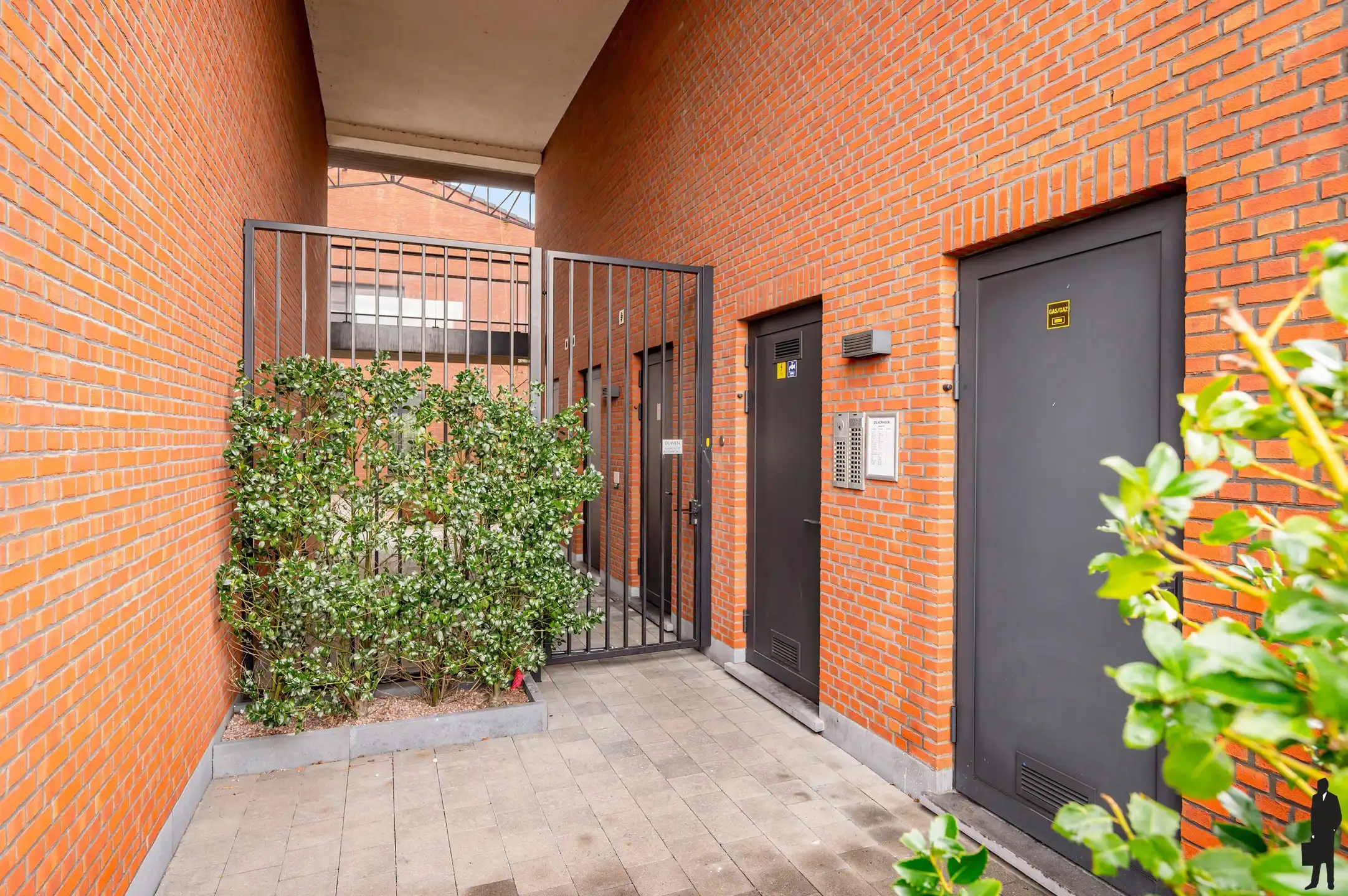 Instapklaar duplex appartement met tuin foto 24