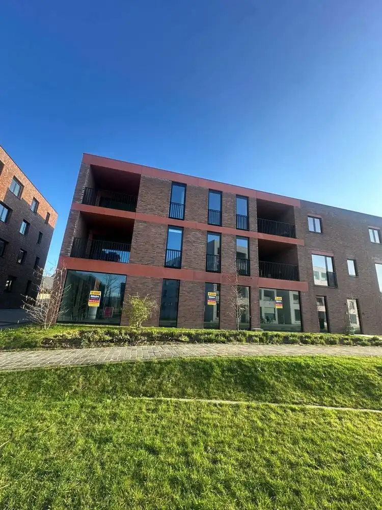 NIEUWBOUW (A.01)MULTIFUNCTIONEEL GELIJKVLOERS PIER KORNEL NABIJ KINE, ARCHITECT, SOEPBAR EN ADVOCAAT foto 2