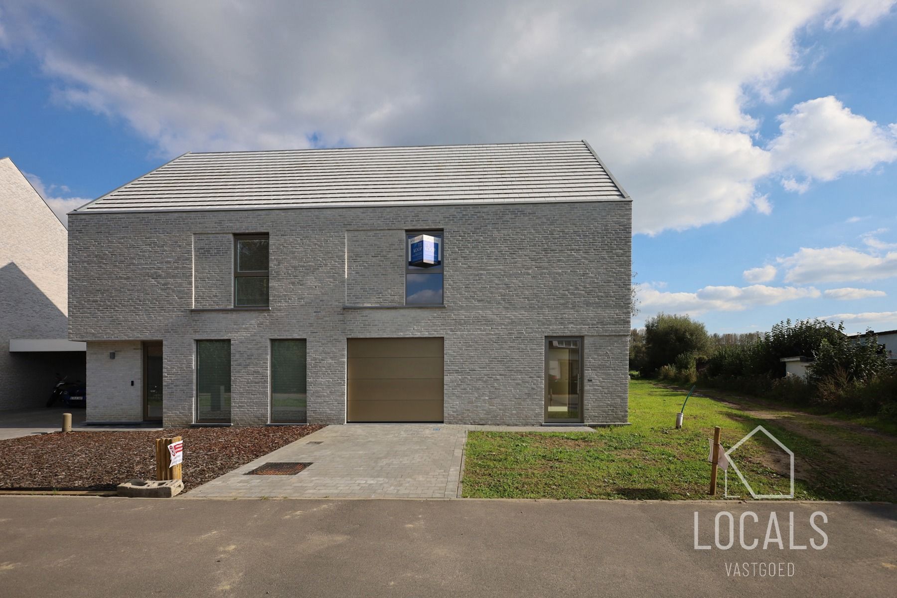 Nieuwbouwwoning met achterliggende weide - 6% BTW foto {{pictureIndex}}