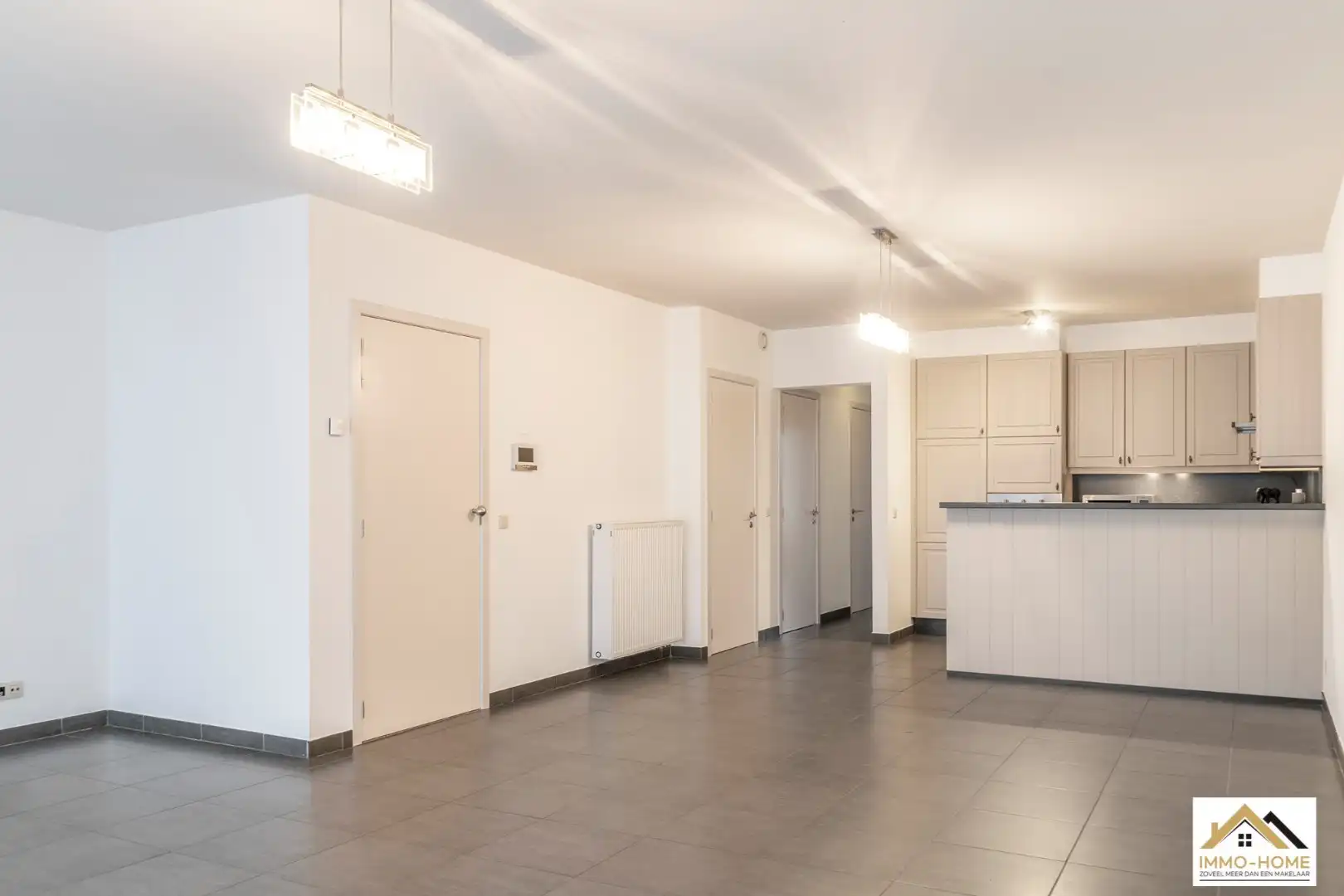 Instapklaar appartement met garage!  foto 8