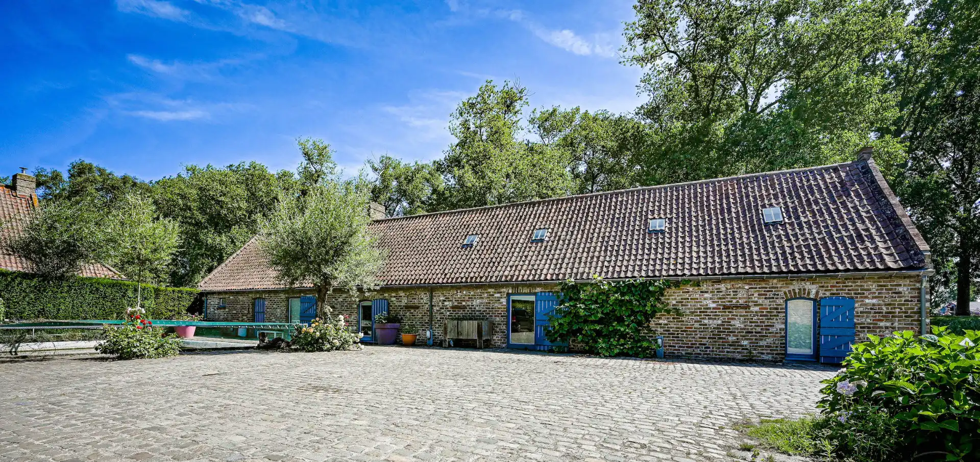 De Rozeblomme, 16e eeuwse abdijhoeve met vergunning voor luxueuse B & B in bijgebouw, circa 2,5 ha foto 24