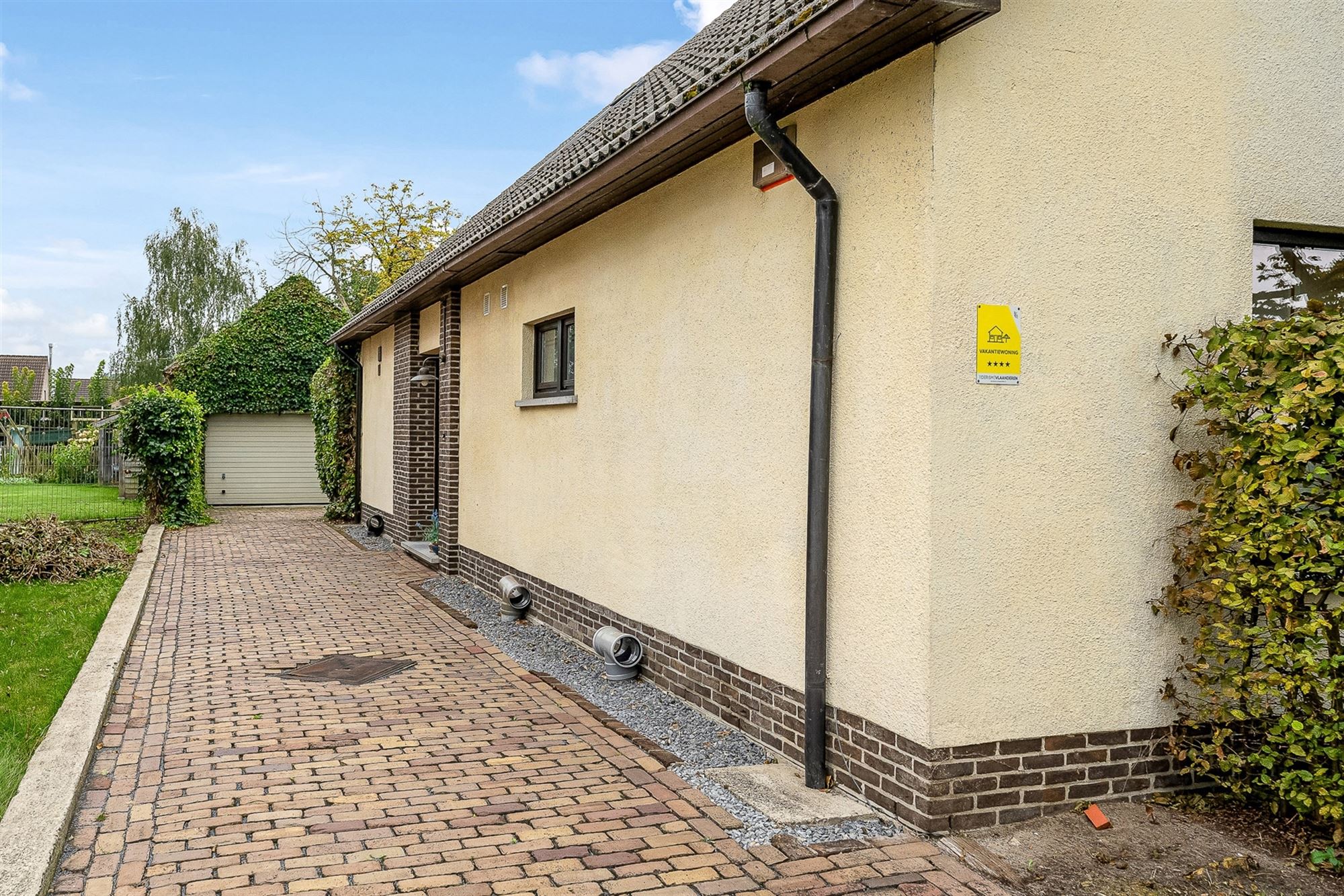 RUIME, GERENOVEERDE WONING MET 5 SLPKS EN 5 BADKAMERS foto 32