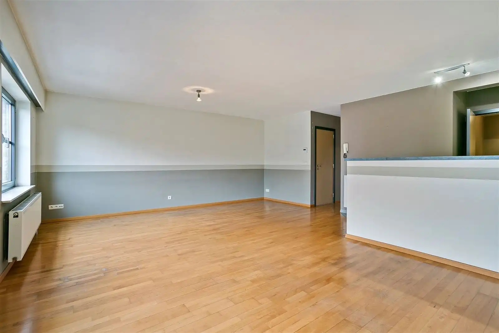 Gunstig gelegen duplex-appartement met inpandige garage en tuin foto 9