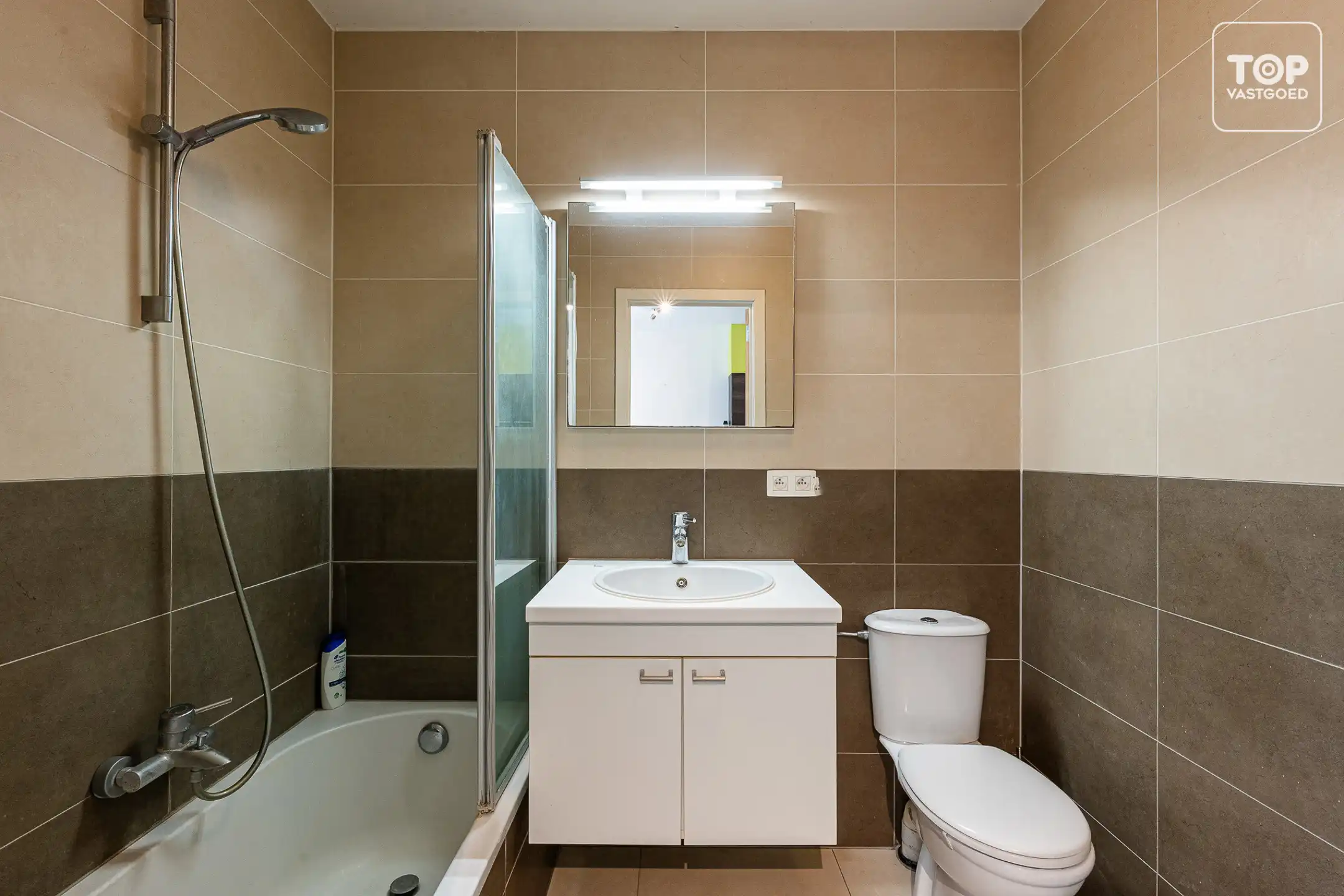 lichtrijk appartement met 1 slaapkamer en groene tuin foto 14