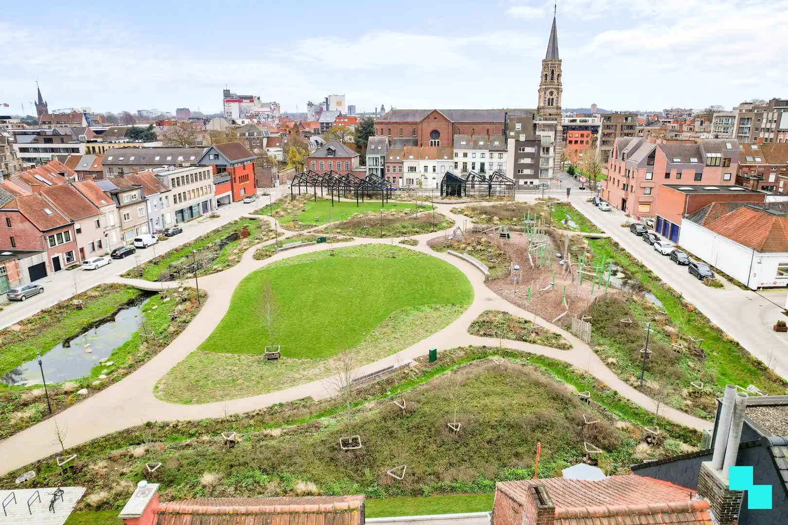 Te renoveren stadswoning op toplocatie - centrum Roeselare foto 3