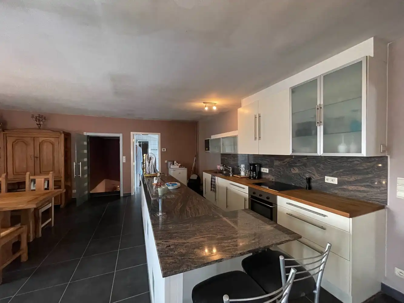 Ruim handelspand met woongelegenheid foto 28