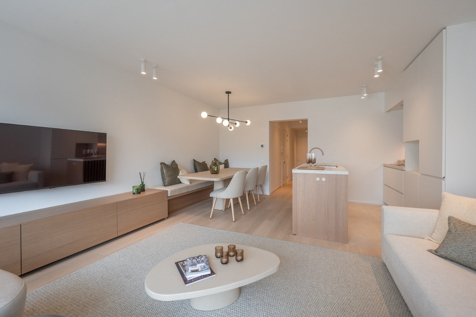 Subliem gerenoveerd appartement met 3 slpks. op topligging foto 4