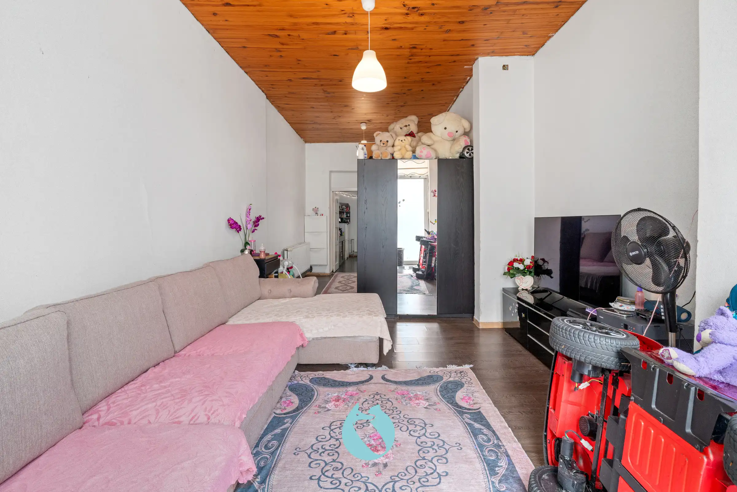 Statig gebouw bestaande uit meerdere units nabij het centrum foto 14