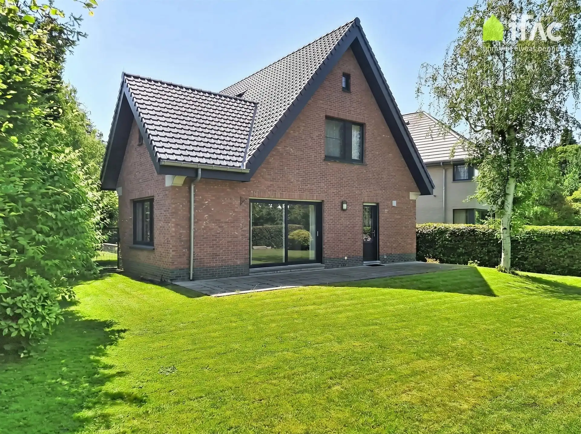 Rustig gelegen gerenoveerde villa in perfecte staat foto 26