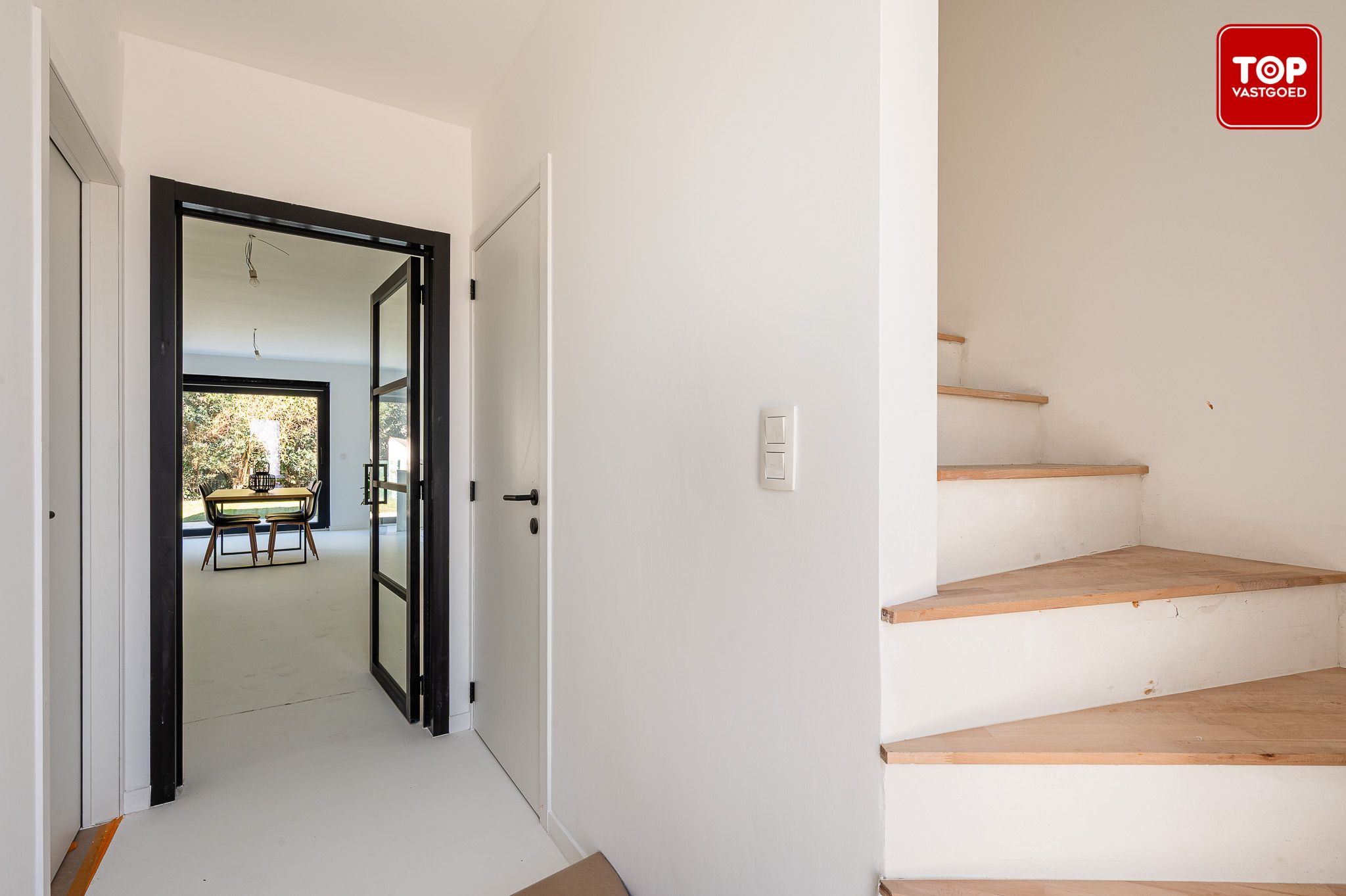 Lichtrijke nieuwbouwwoning met 3 slaapkamers en gezellige tuin foto 2