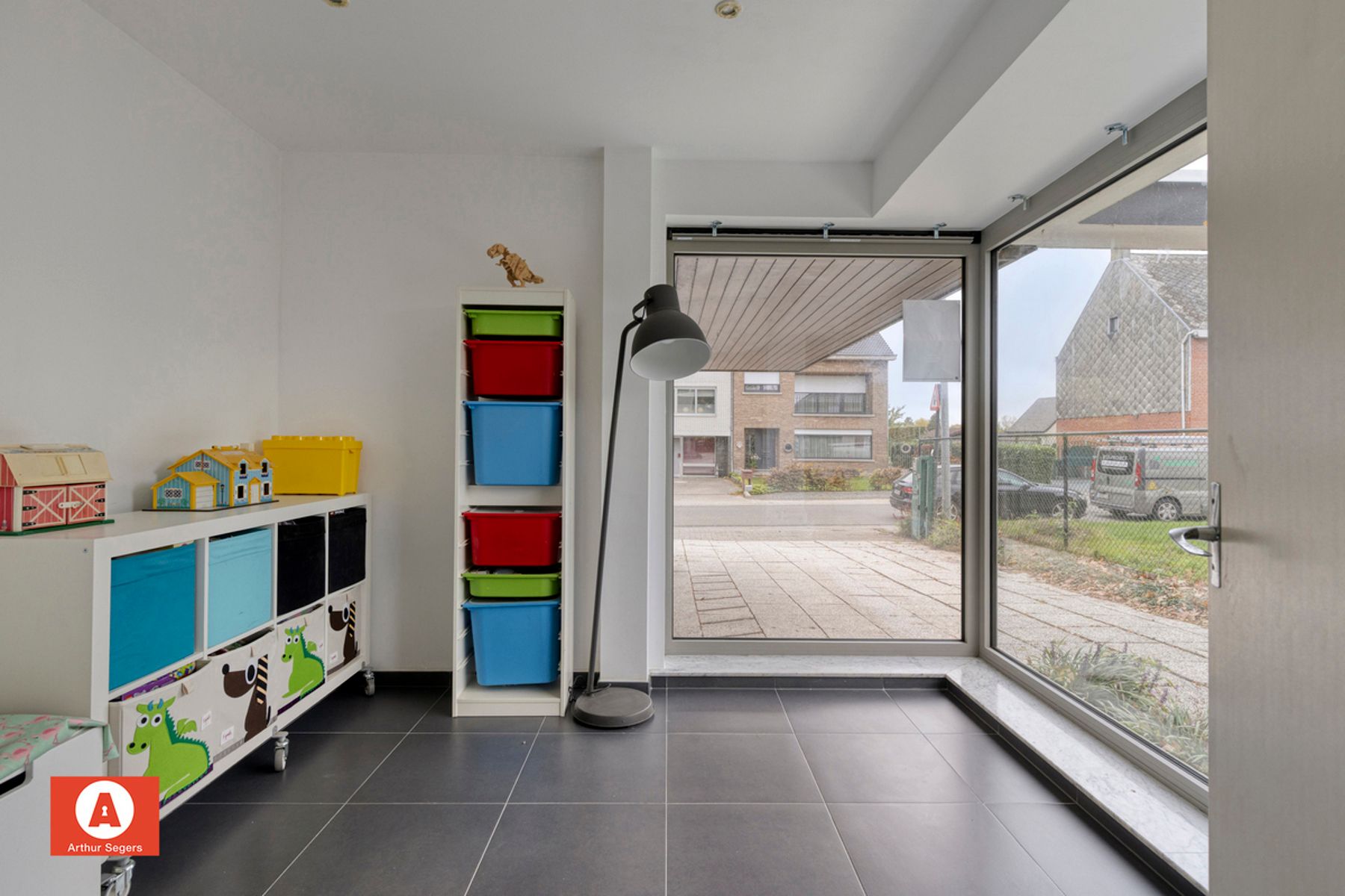 Energiezuinige open bebouwing met 5 slaapkamers en praktijk foto 15