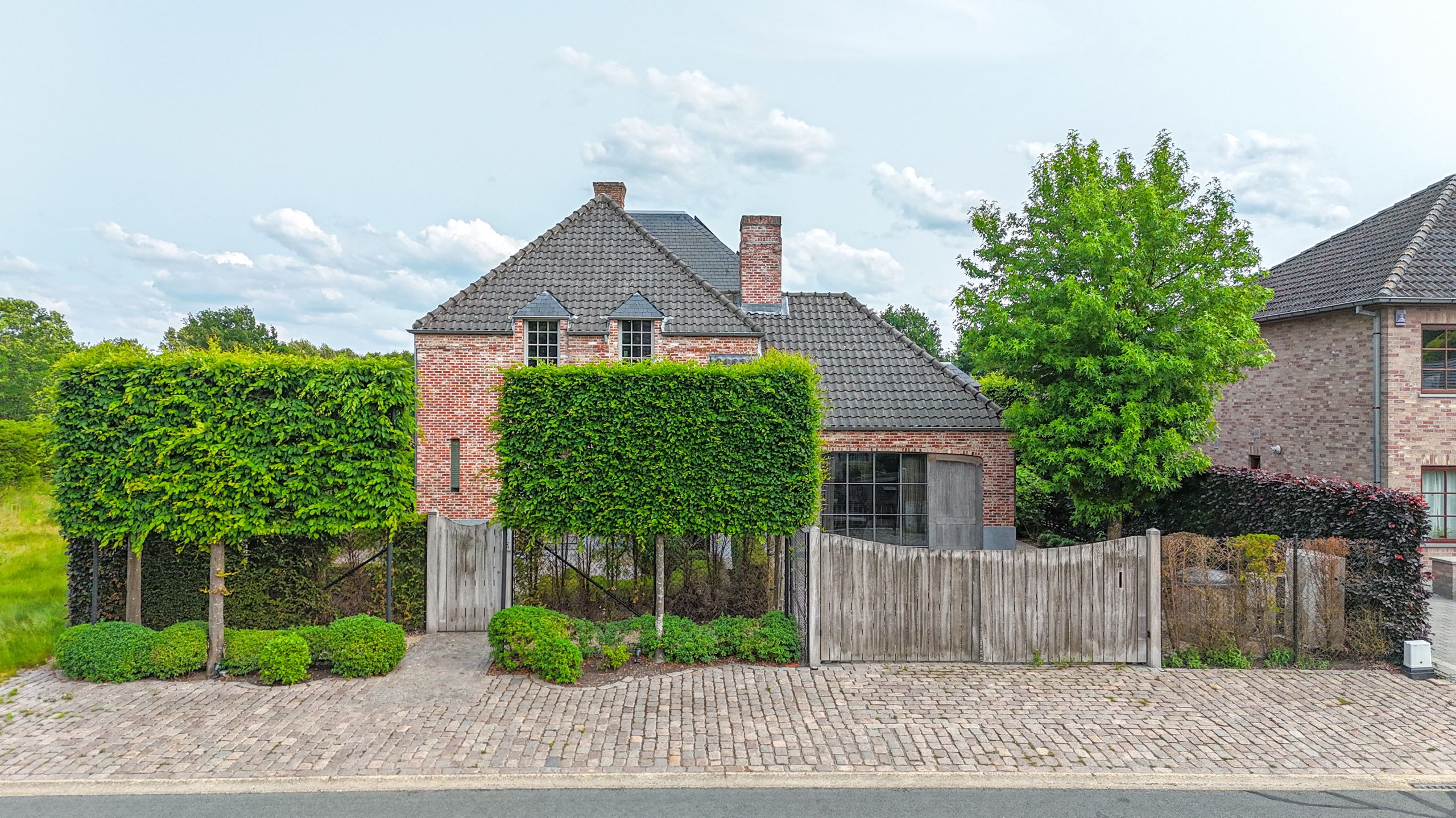 Exclusieve villa met zwembad op riant perceel in Koersel! foto 88