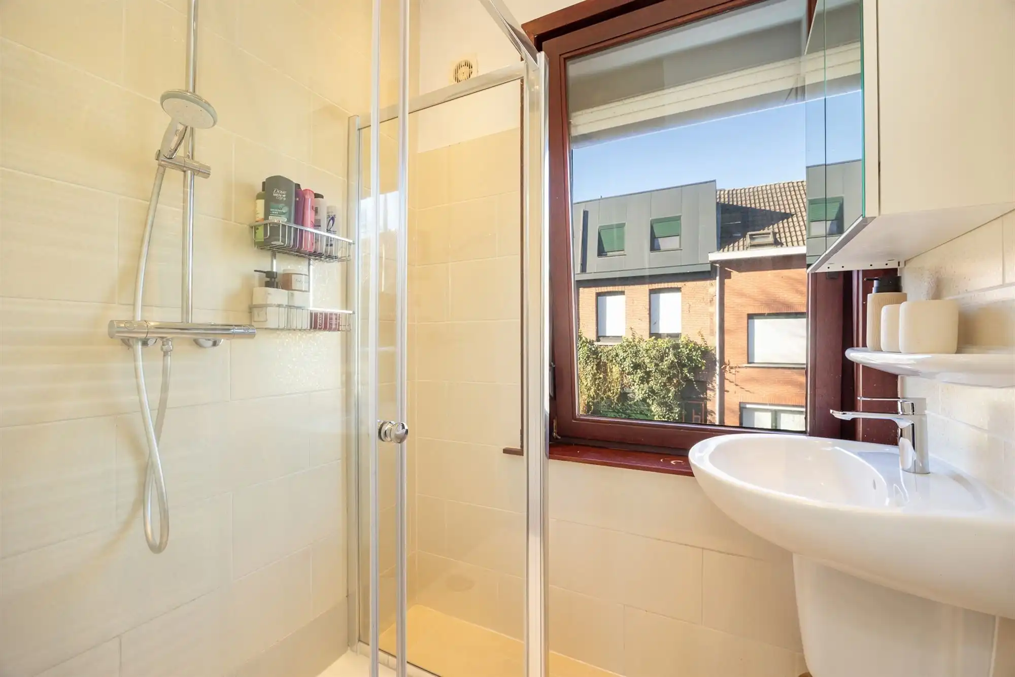 Gerenoveerde eengezinswoning met 3 slpk. en tuin foto 20