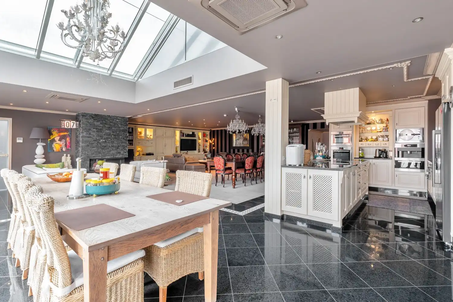 Unieke vastgoedopportuniteit! Ruim bedrijfscomplex met 2 appartementen en exclusief penthouse op 46a 55ca! foto 65