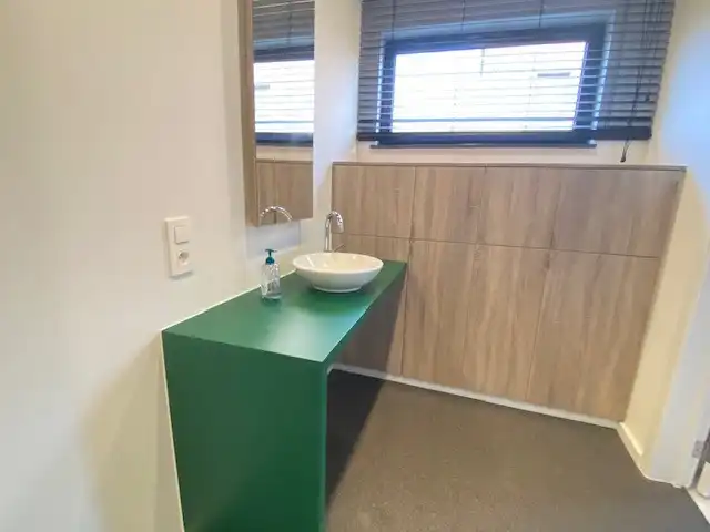 Kantoorgebouw / handelsruimte van 200 m² nabij de Corda Campus foto 18