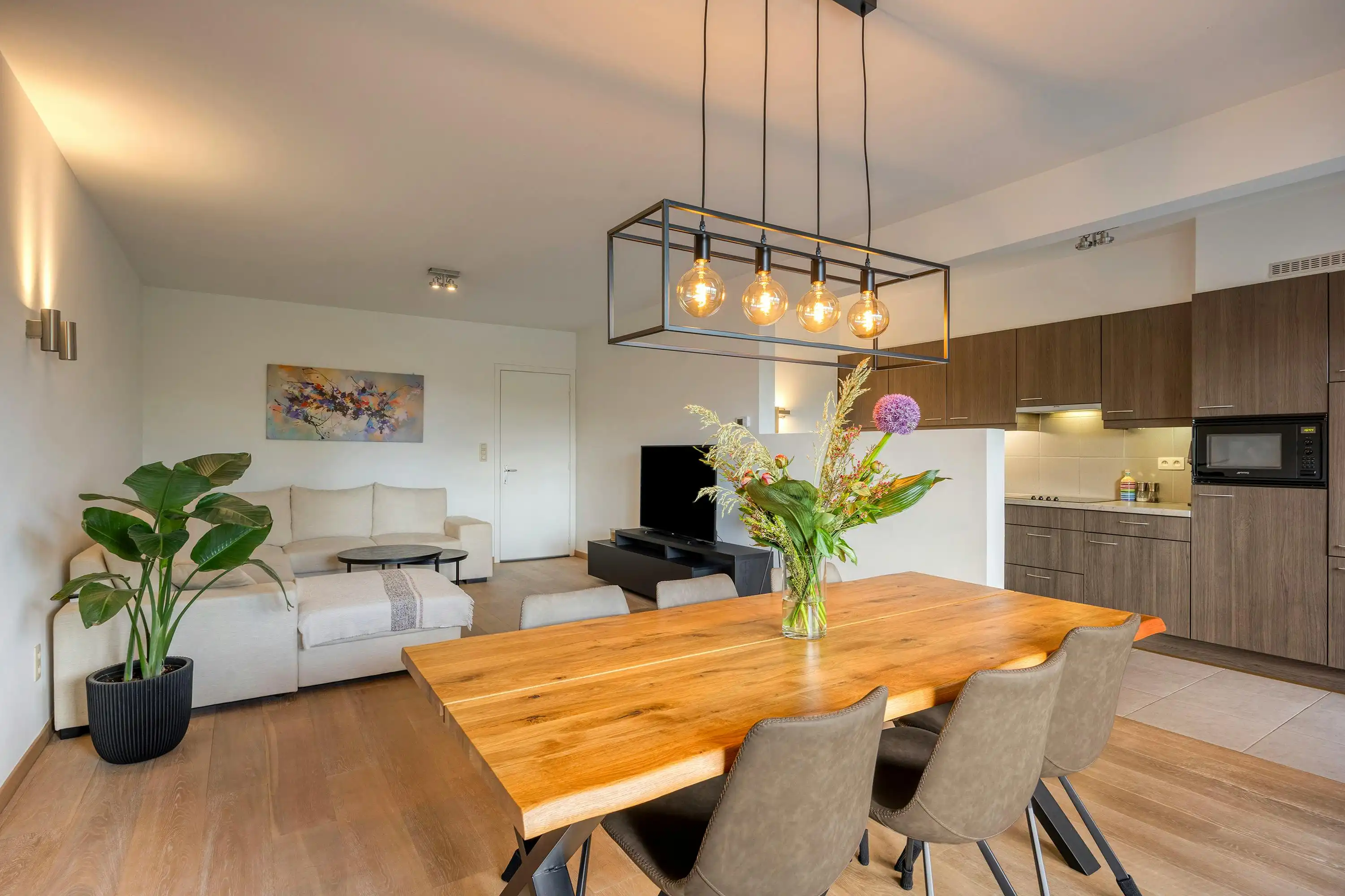 Ruim drie slaapkamer appartement te Hasselt met autostaanplaats foto 5