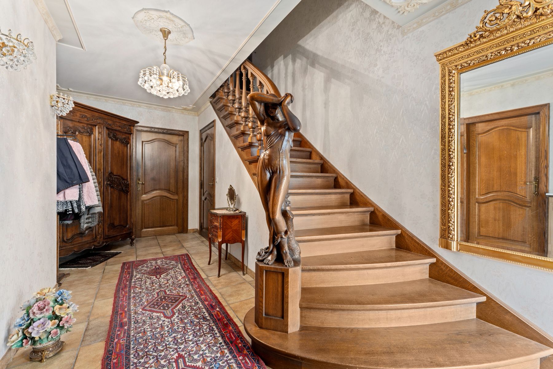 Idyllisch gelegen villa op 3598 m² met garage voor 6 wagens foto 5