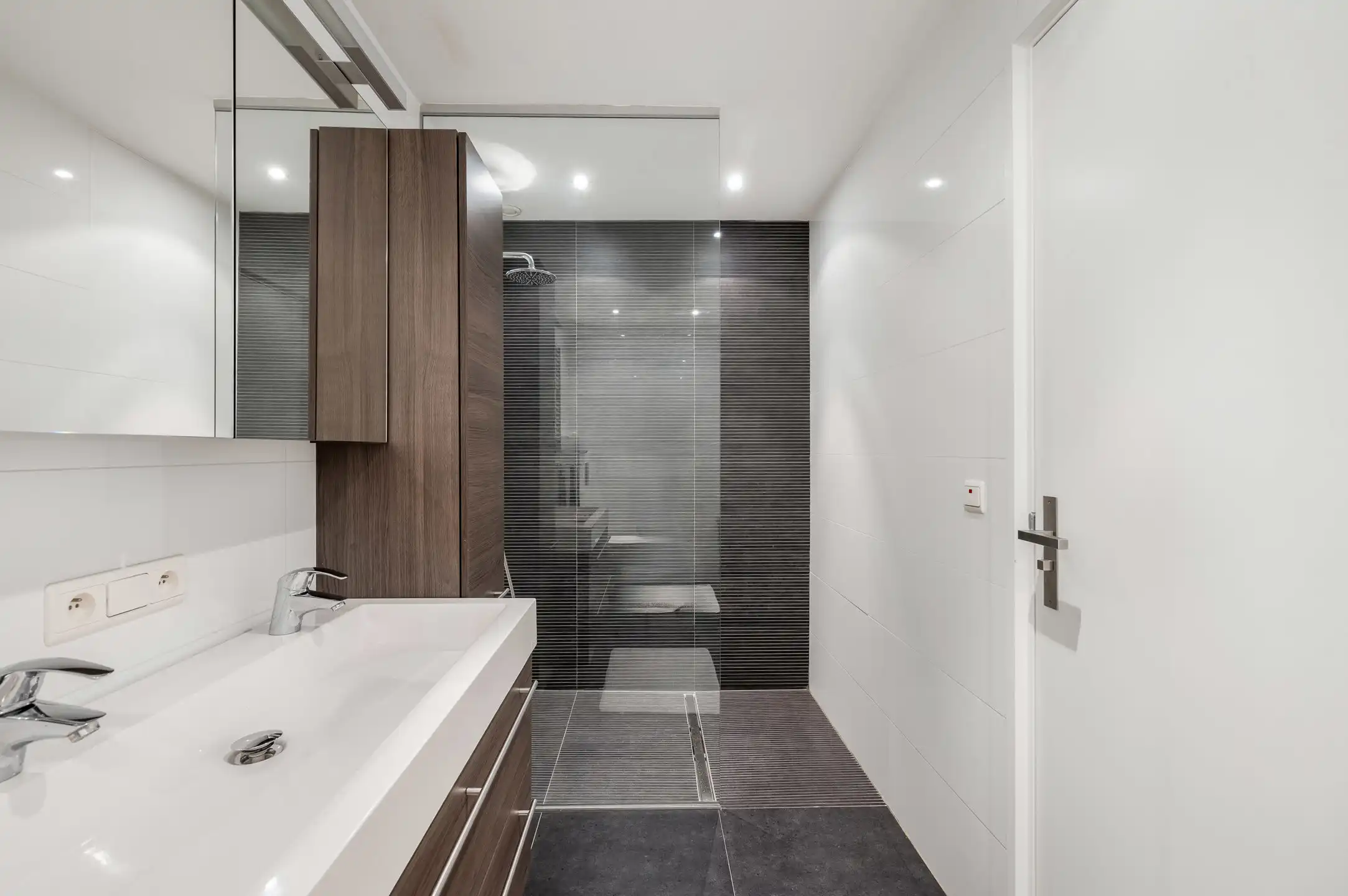 Hoogstaande villa met binnenzwembad te Lanaken foto 27