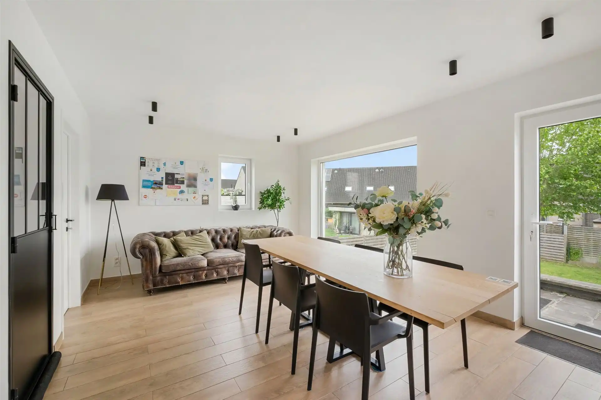 Ideaal kantoorgebouw/praktijk met appartement/extra kantoor foto 10
