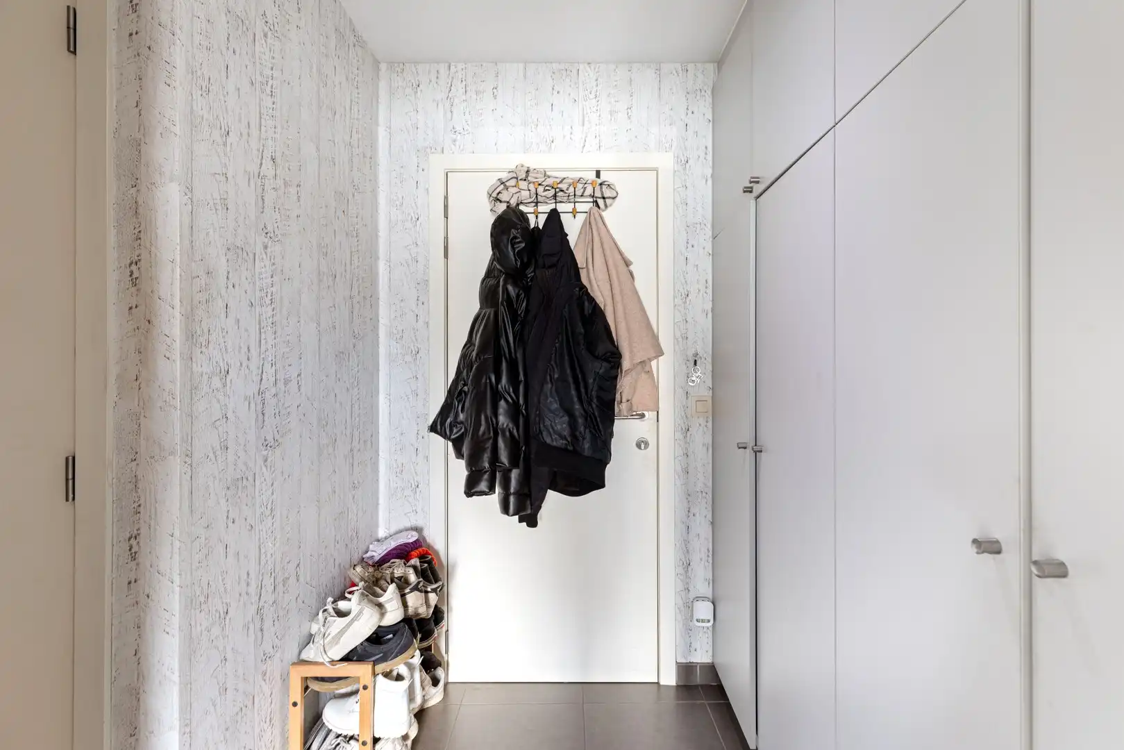 Lichtrijk en gelijkvloers appartement in het hart van Koolskamp foto 17