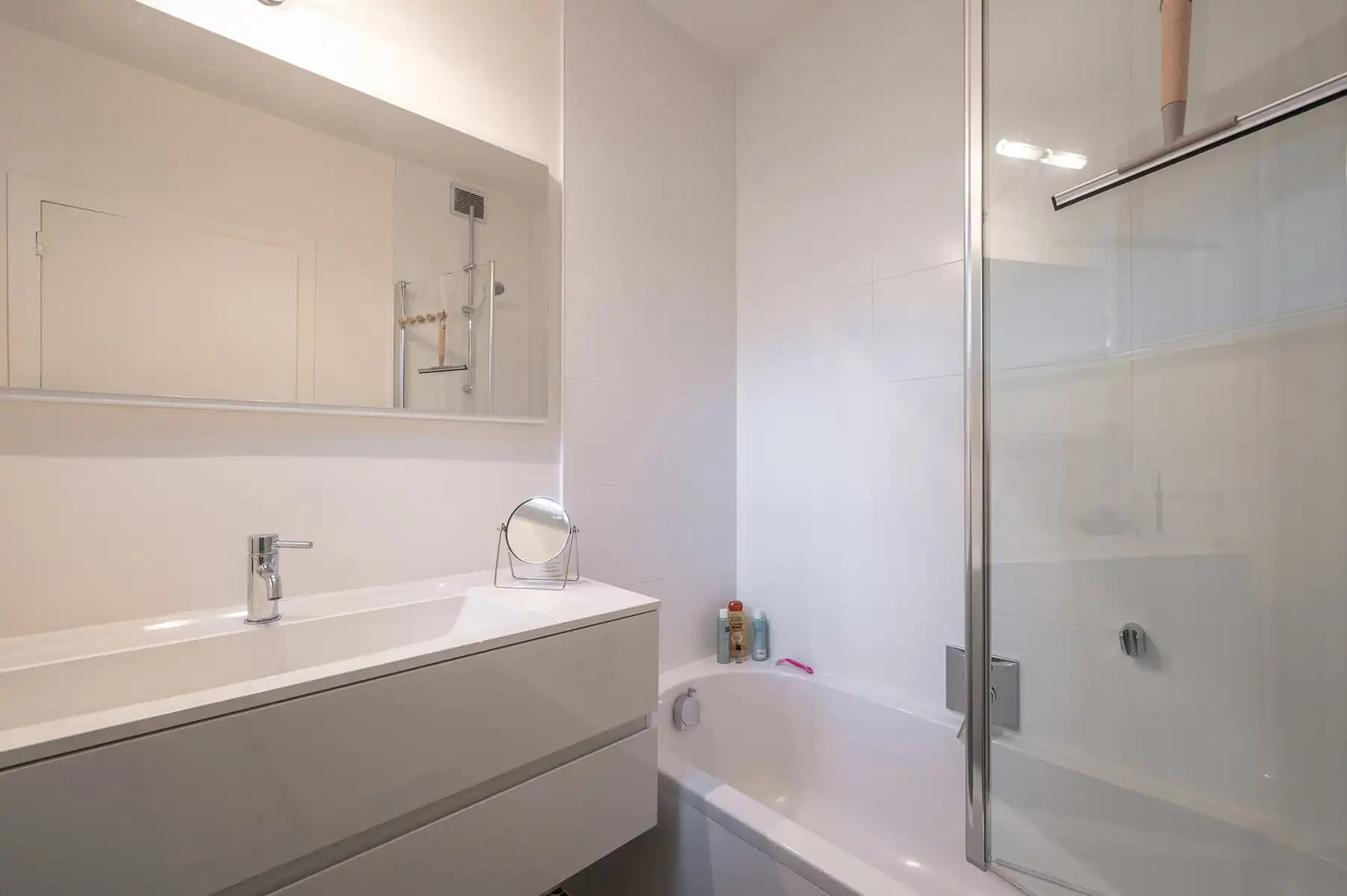Appartement met ruime gevelbreedte en terras in hartje Zoute! foto 10